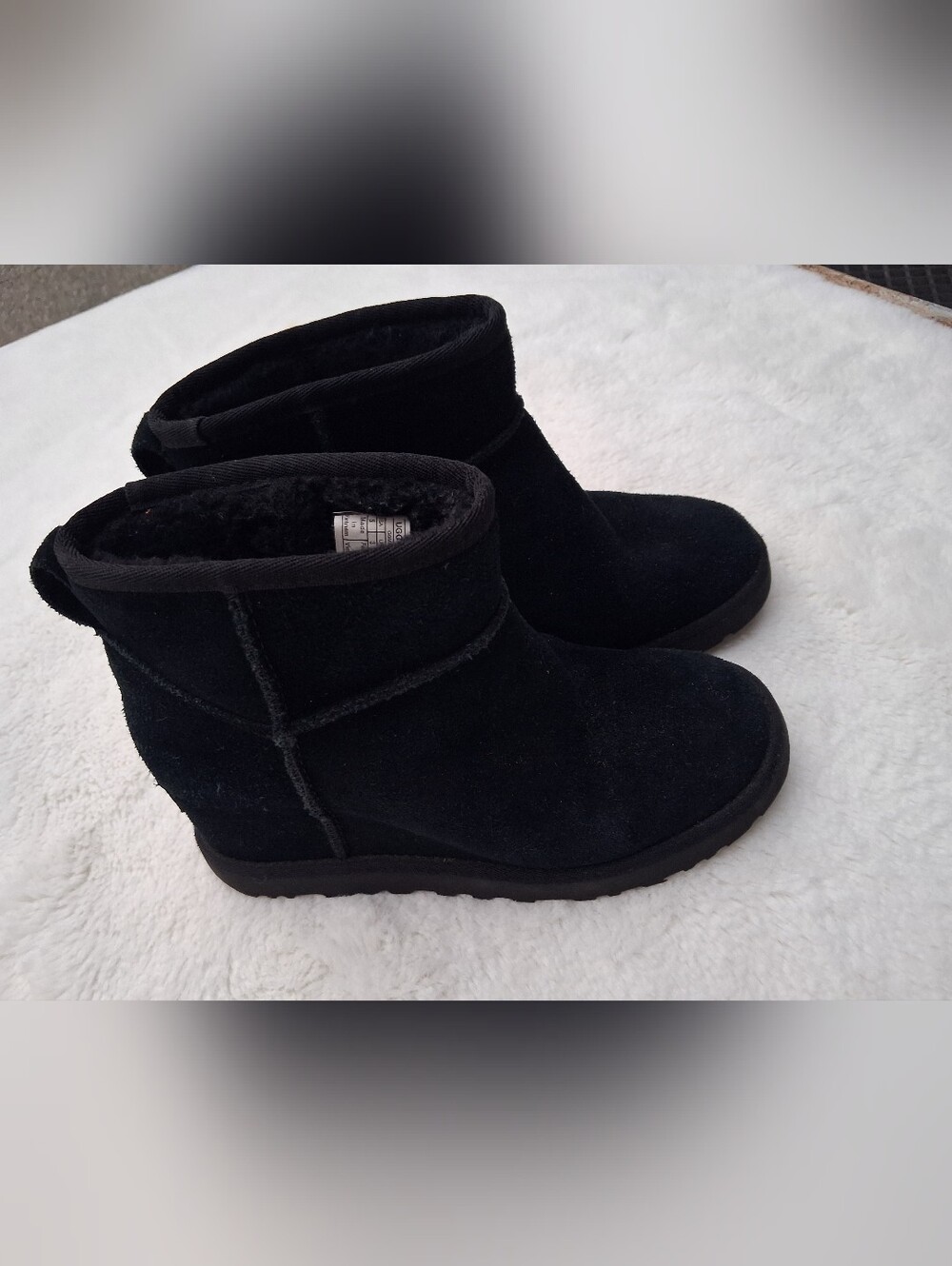 UGG Kids Black Suede Short Boot Size 5